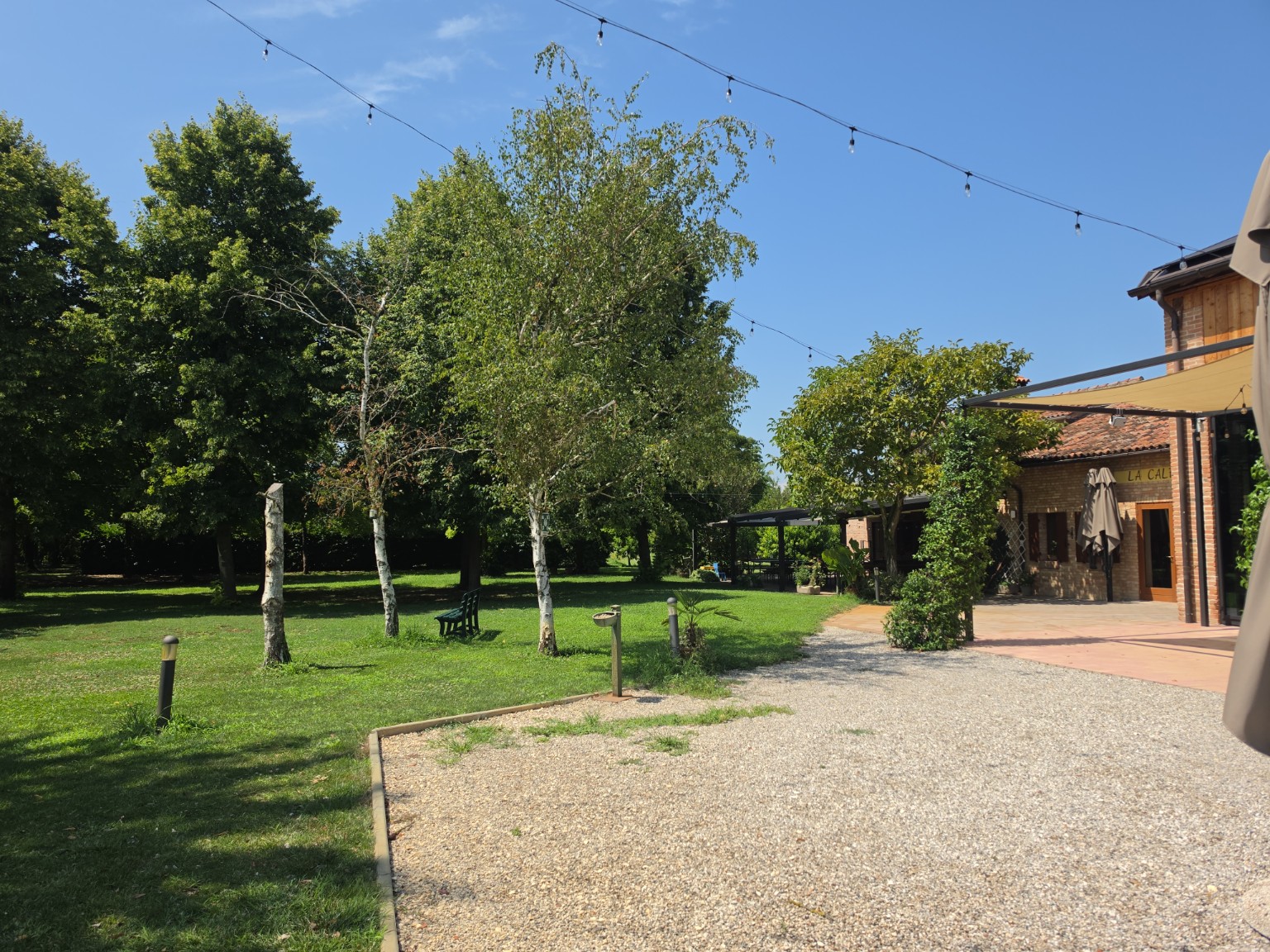 Il giardino e la corte di La Calendula
