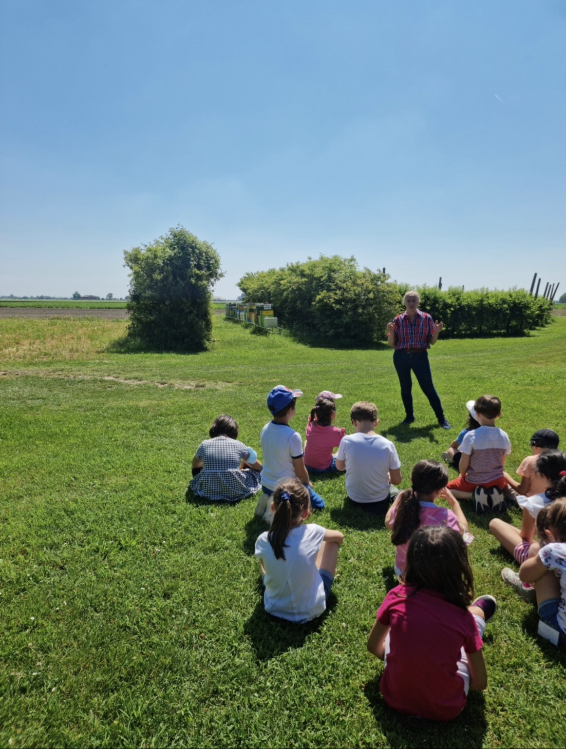 Valeria con i bambini, alla scoperta della campagna
